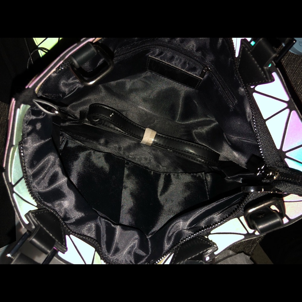 ‼️RESTOCK COMING SOON‼️Geometric Luminous Bag - Picture 6 of 8
